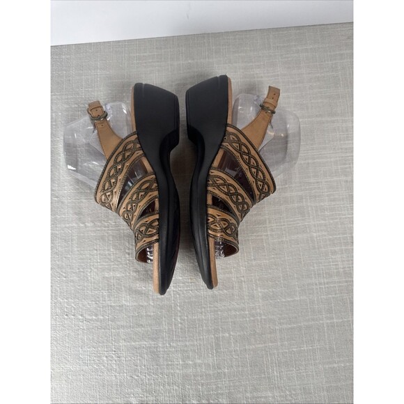 Clarks Artisan Brown‎ Tan Leather Strappy Boho Summer Sandals Women’s Sz 9.5 - Picture 9 of 14